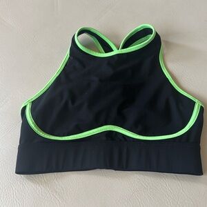 Fabletics medium sports bra